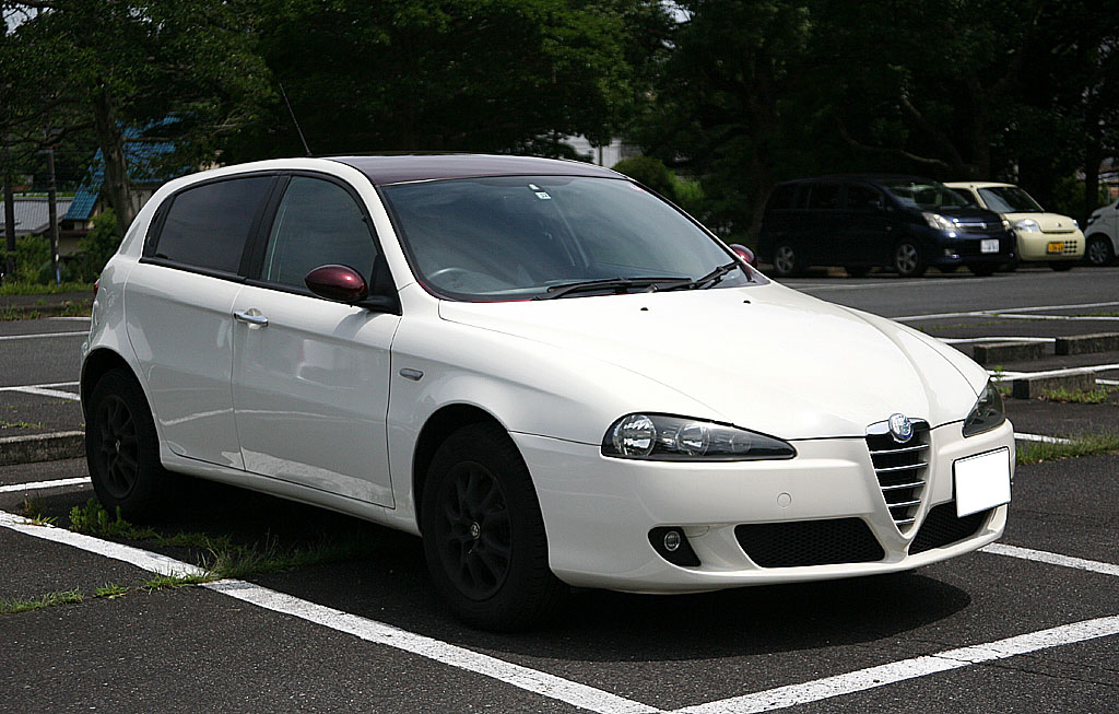 程度良いです　機関良好　アルファ147　5MT　5速　マニュアル　無事故　実走行　即決13.9万円 アルファロメオ アルファ１４７ ２．０ ツインスパーク セレスピードの